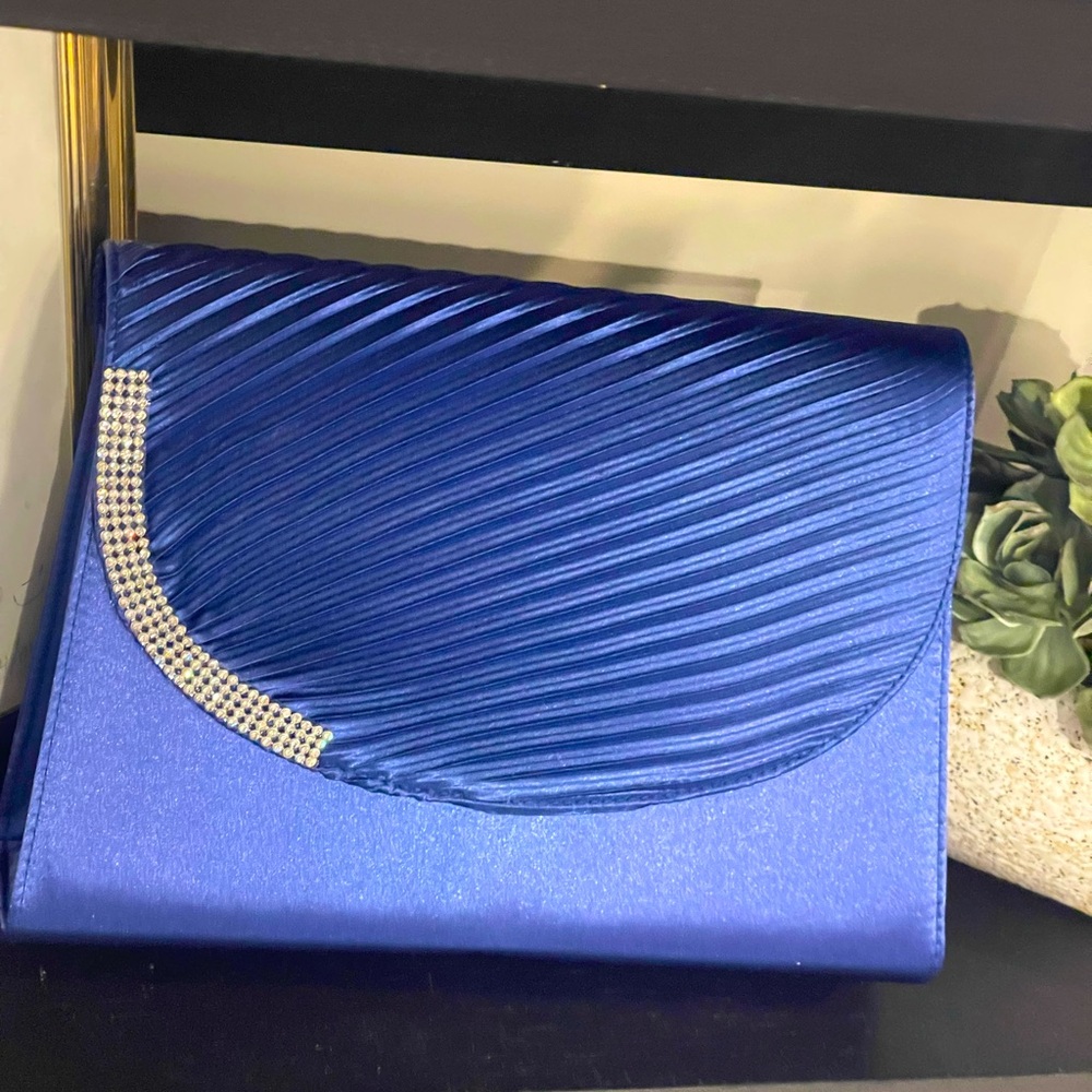 Royal Blue Rhinestone Embellished Pleated Design Clutch with Silver Chain.